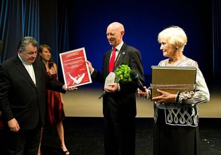 Cenu-Ď ve své kategorii obdržel také premiér Norského království