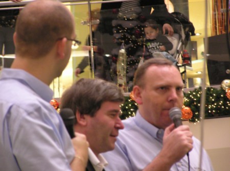 Jakub Hritz, Karel Stelc a Pavel Klempíř-předvánoční Galerie Vaňkovka pro Daruj hračku